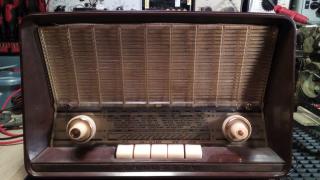 Philips Radio Philetta 201 B2D01U braun Vorderseite